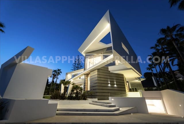 6 sypialnia Willa na sprzedaż w Los Monteros, Marbella z basenem garażem - 12 500 000 € (Ref: 9183395)