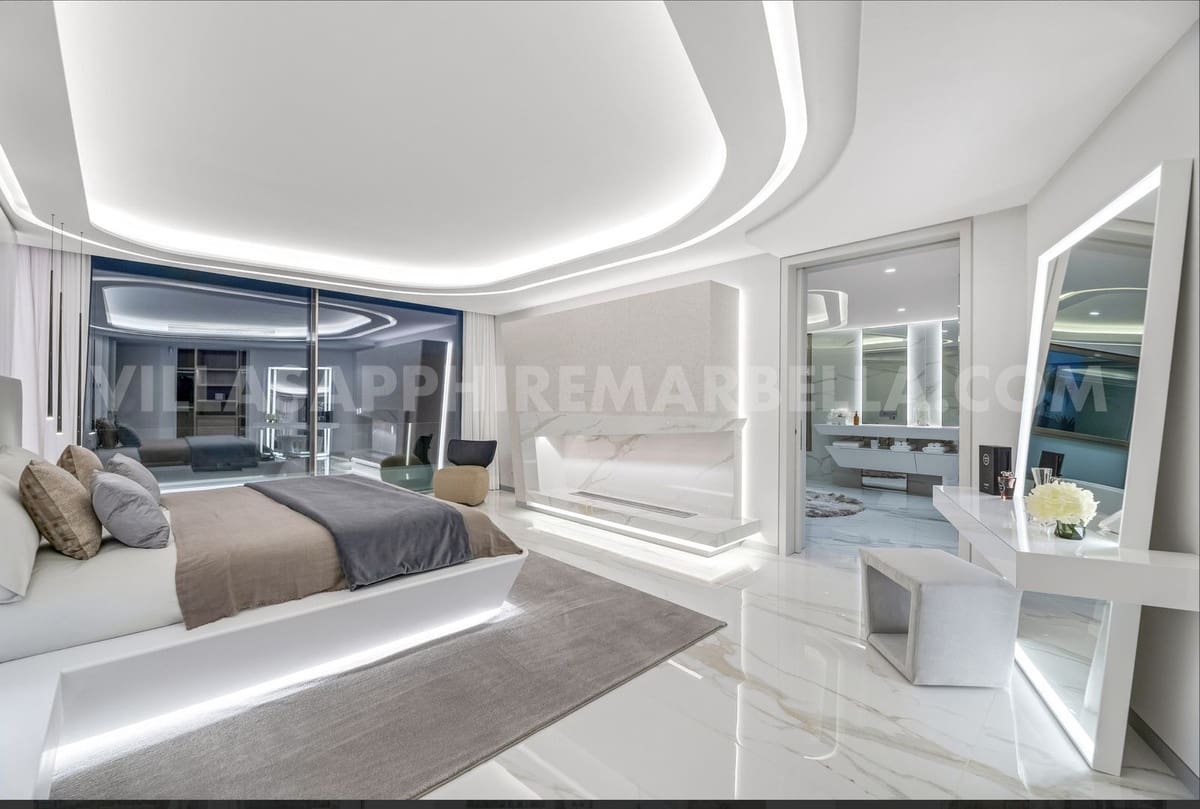 6 bedroom Villa for sale in Los Monteros with pool garage - € 12,500,000 (Ref: 9183395)