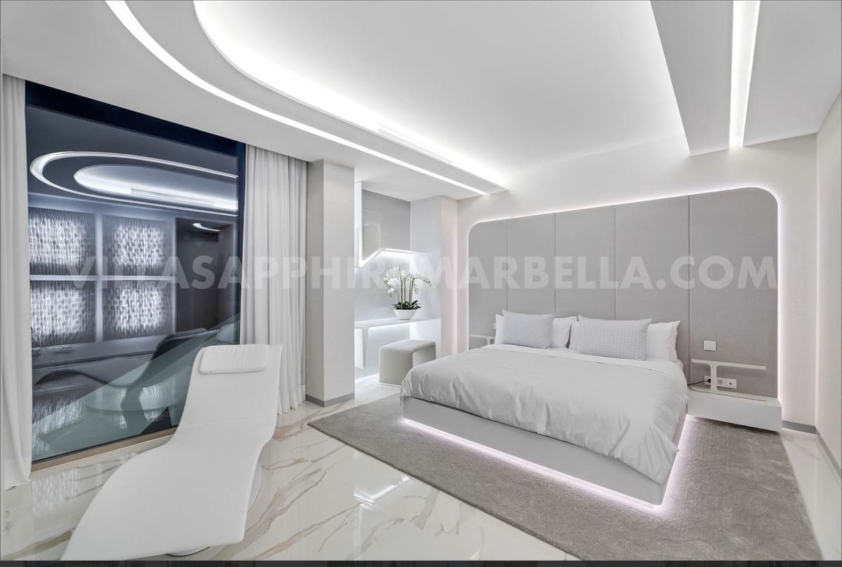 6 bedroom Villa for sale in Los Monteros with pool garage - € 12,500,000 (Ref: 9183395)