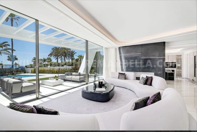 6 sypialnia Willa na sprzedaż w Los Monteros, Marbella z basenem garażem - 12 500 000 € (Ref: 9183395)
