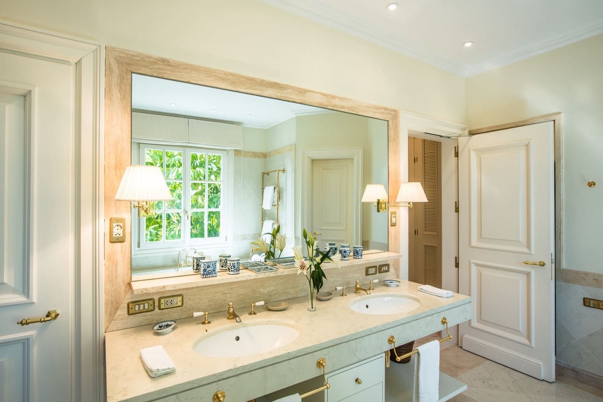 7 bedroom Villa for sale in Los Monteros with pool - € 10,700,000 (Ref: 9183397)