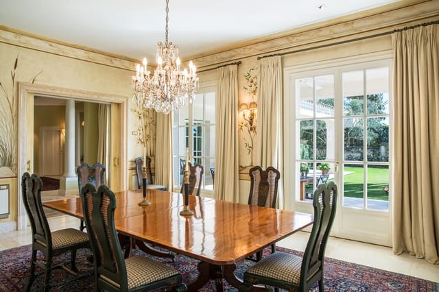 7 sypialnia Willa na sprzedaż w Los Monteros, Marbella z basenem - 10 700 000 € (Ref: 9183397)