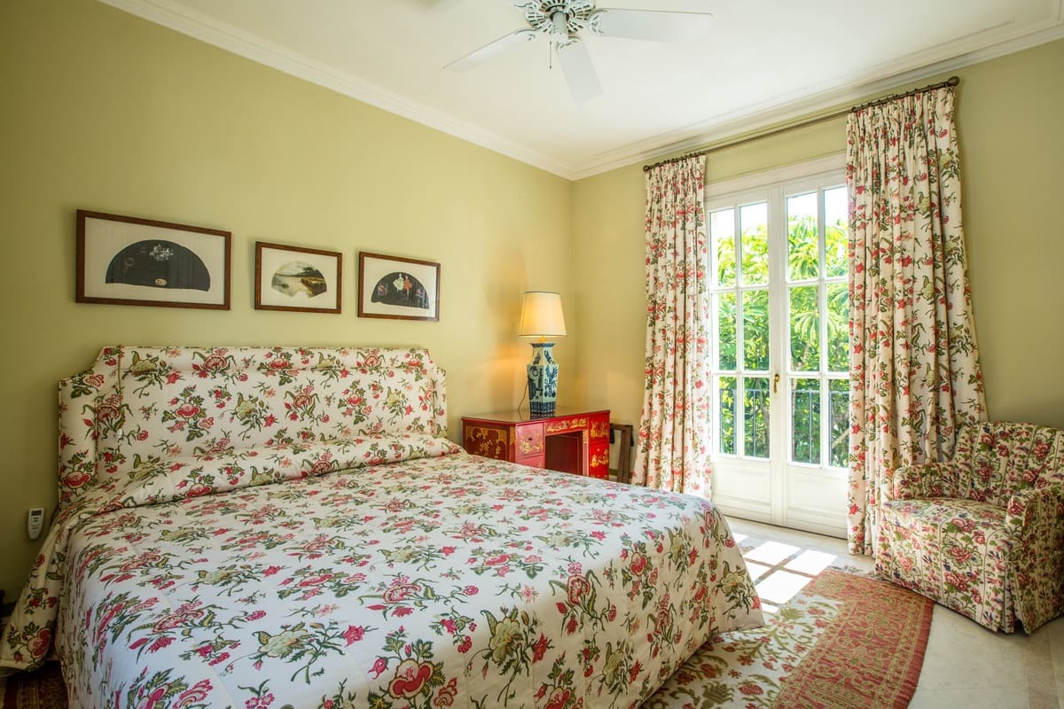 7 bedroom Villa for sale in Los Monteros with pool - € 10,700,000 (Ref: 9183397)