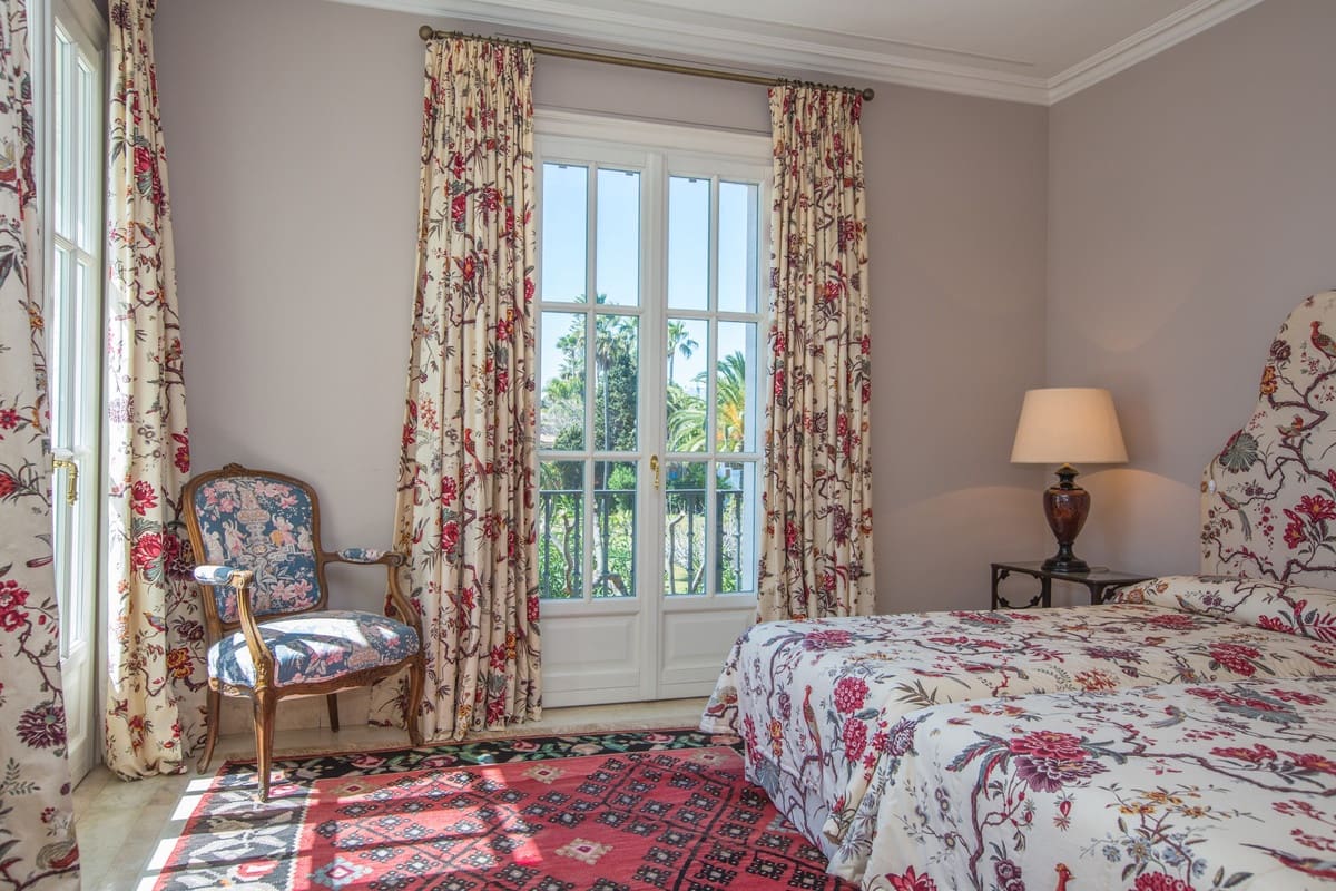 7 bedroom Villa for sale in Los Monteros with pool - € 10,700,000 (Ref: 9183397)