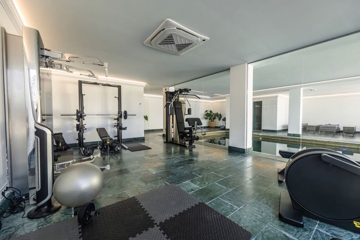 8 sovrum Villa till salu i Golden Mile med pool - 11 950 000 € (Ref: 9183399)