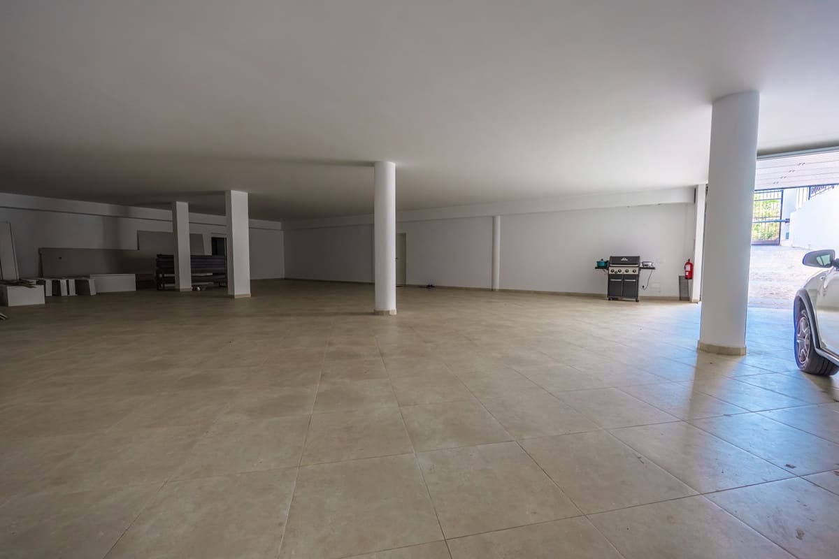 8 sovrum Villa till salu i Golden Mile med pool - 11 950 000 € (Ref: 9183399)