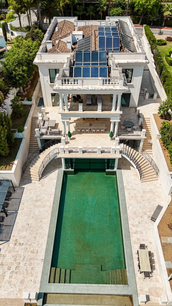 8 sovrum Villa till salu i Golden Mile med pool - 11 950 000 € (Ref: 9183399)