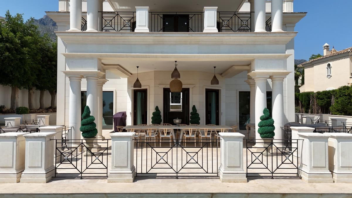 8 sovrum Villa till salu i Golden Mile med pool - 11 950 000 € (Ref: 9183399)