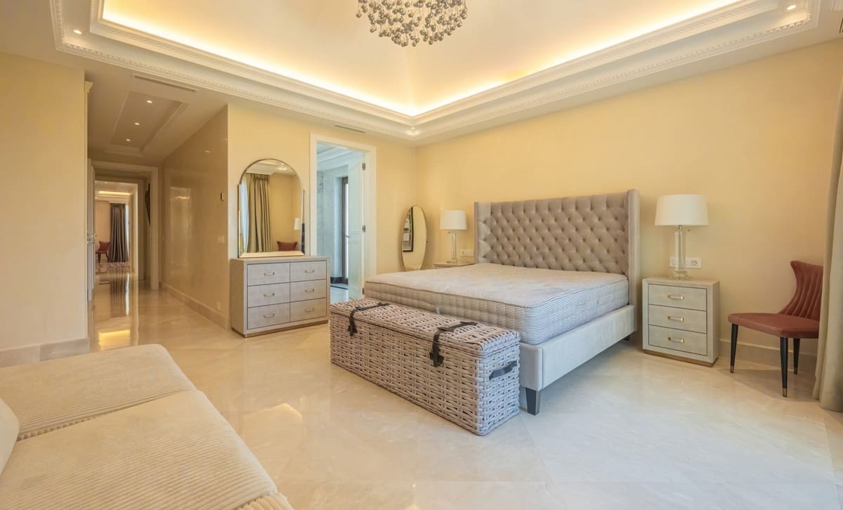 8 sovrum Villa till salu i Golden Mile med pool - 11 950 000 € (Ref: 9183399)