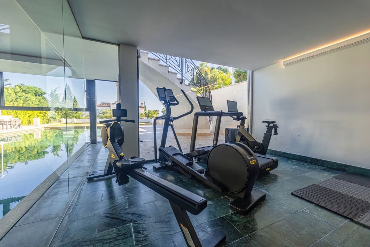 8 sovrum Villa till salu i Golden Mile med pool - 11 950 000 € (Ref: 9183399)