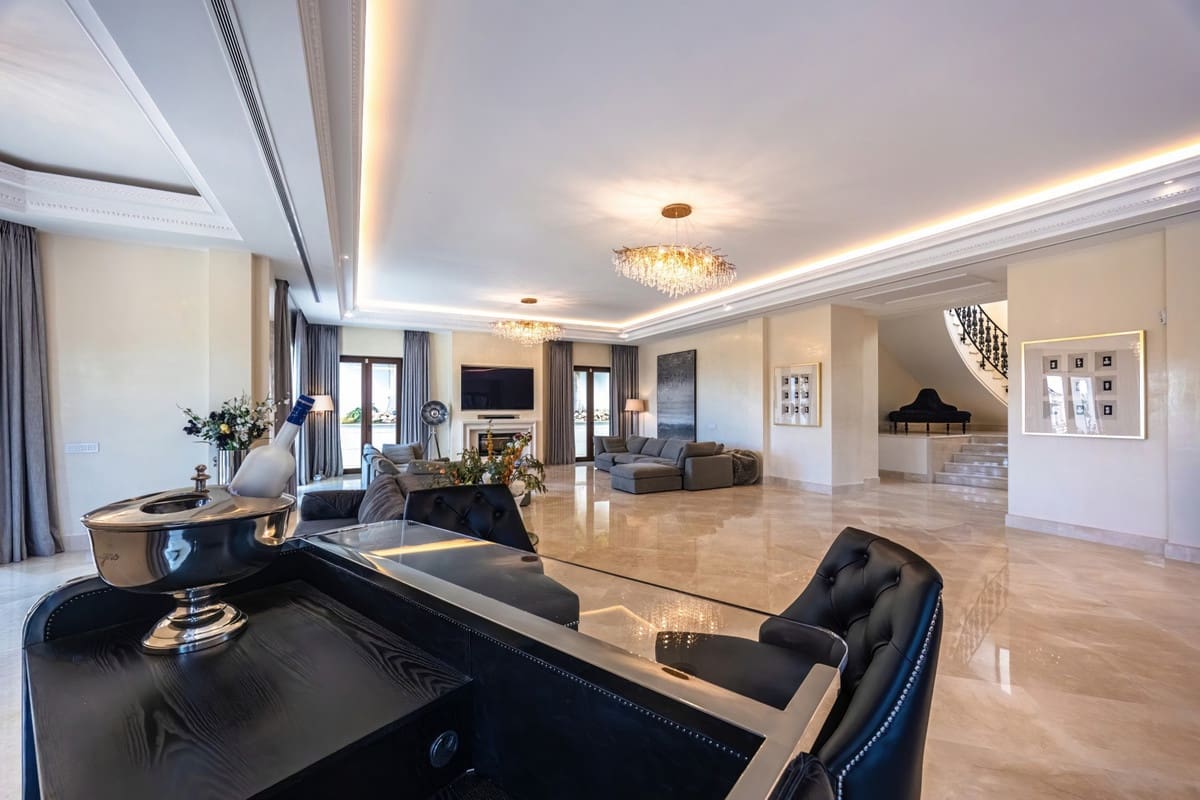 8 sovrum Villa till salu i Golden Mile med pool - 11 950 000 € (Ref: 9183399)