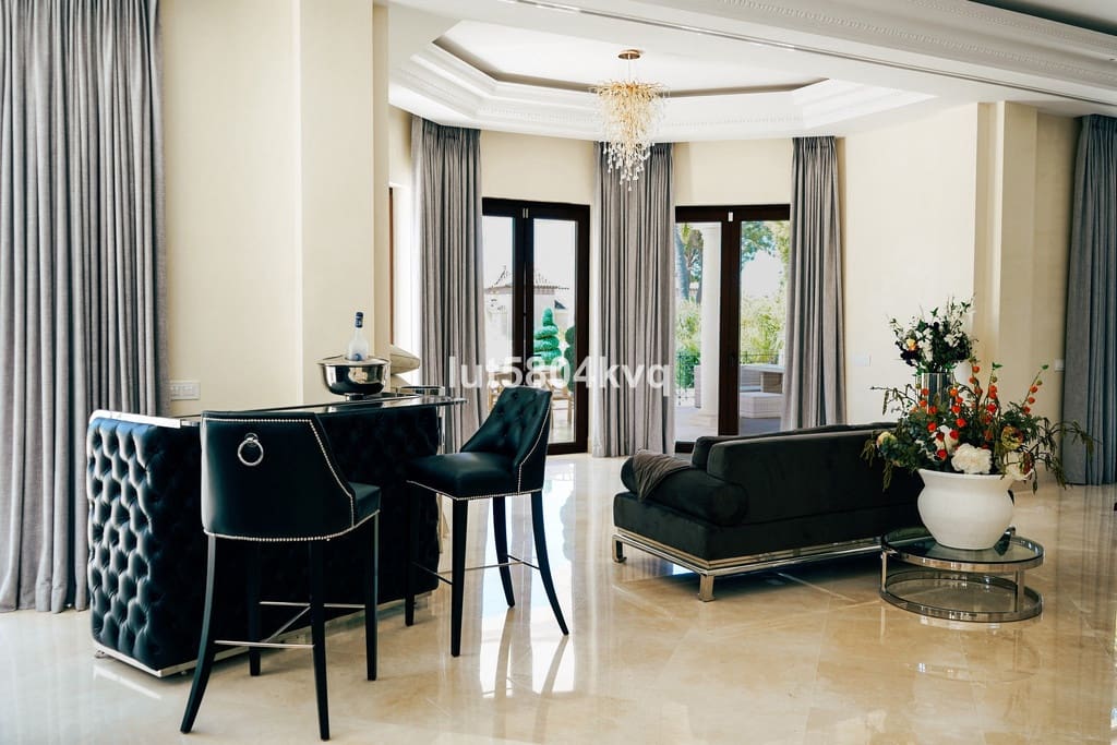 8 chambre Villa/Maison à vendre à Golden Mile avec piscine - 11 950 000 € (Ref: 9183401)