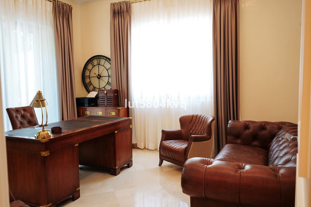 8 chambre Villa/Maison à vendre à Golden Mile avec piscine - 11 950 000 € (Ref: 9183401)