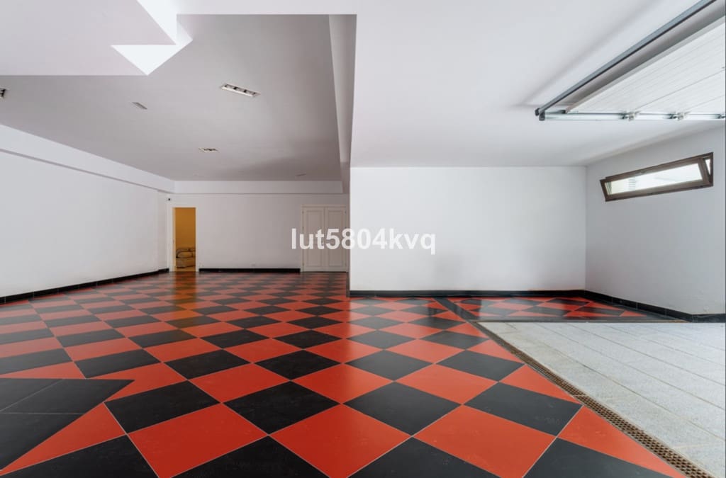 8 chambre Villa/Maison à vendre à Golden Mile avec piscine - 11 950 000 € (Ref: 9183401)