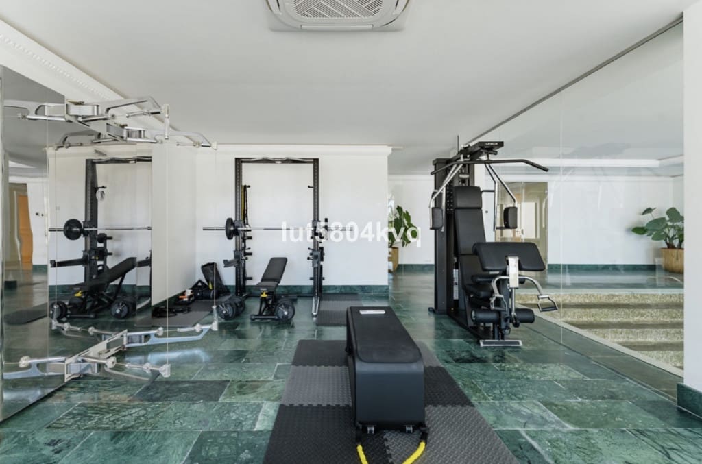 8 chambre Villa/Maison à vendre à Golden Mile avec piscine - 11 950 000 € (Ref: 9183401)