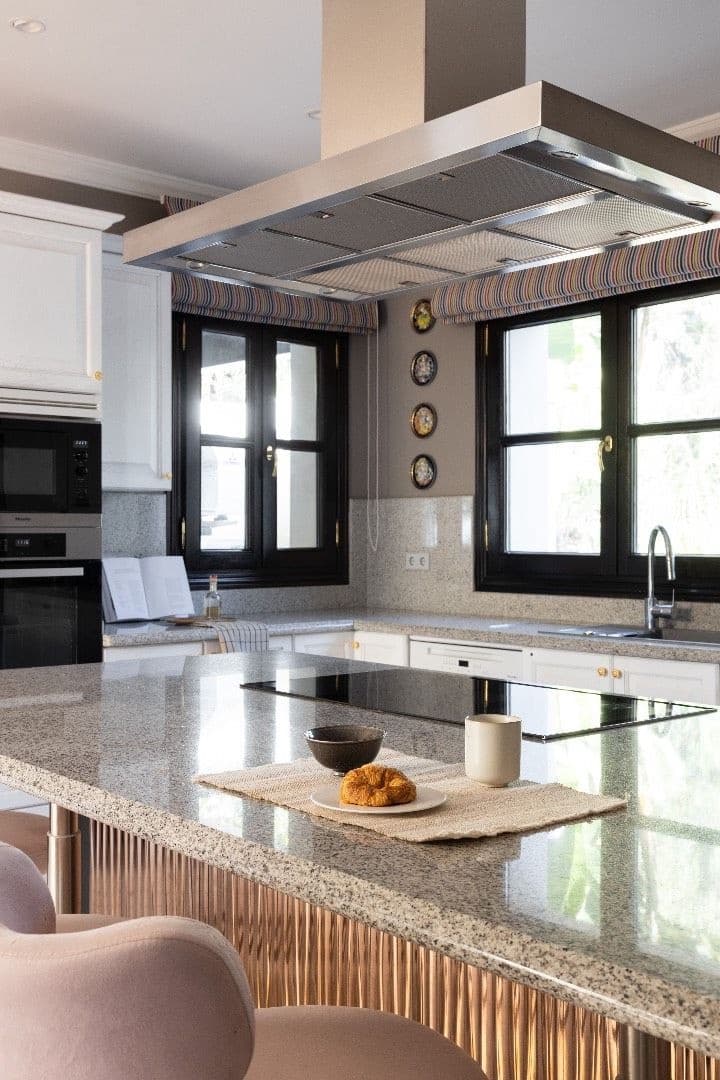 5 sypialnia Willa na sprzedaż w La Zagaleta z basenem - 12 000 000 € (Ref: 9183402)