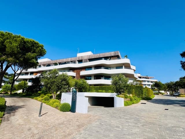 3 soveværelse Lejlighed til salg i San Enrique - Guadiaro -  Pueblo Nuevo, San Roque med swimmingpool - € 1.375.000 (Ref: 9185168)