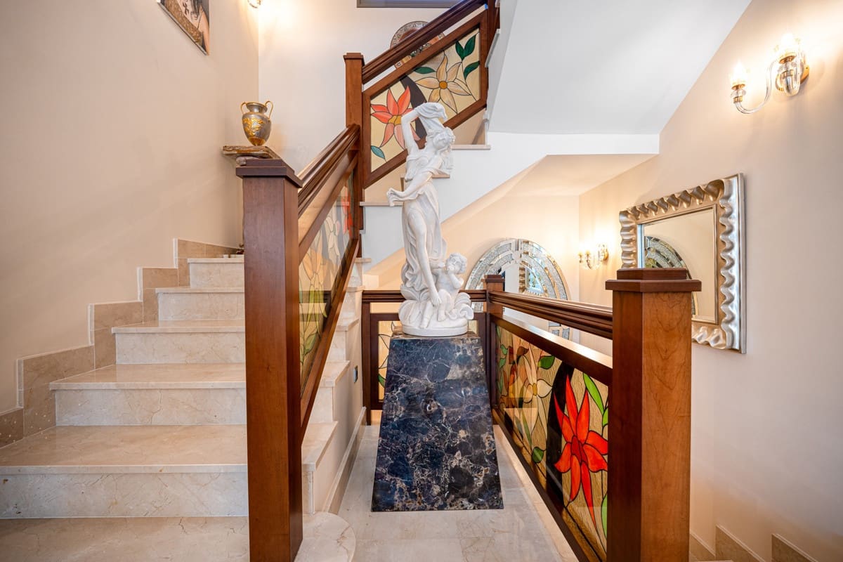 4 sypialnia Willa na sprzedaż w Marbella z basenem - 6 995 000 € (Ref: 9185180)