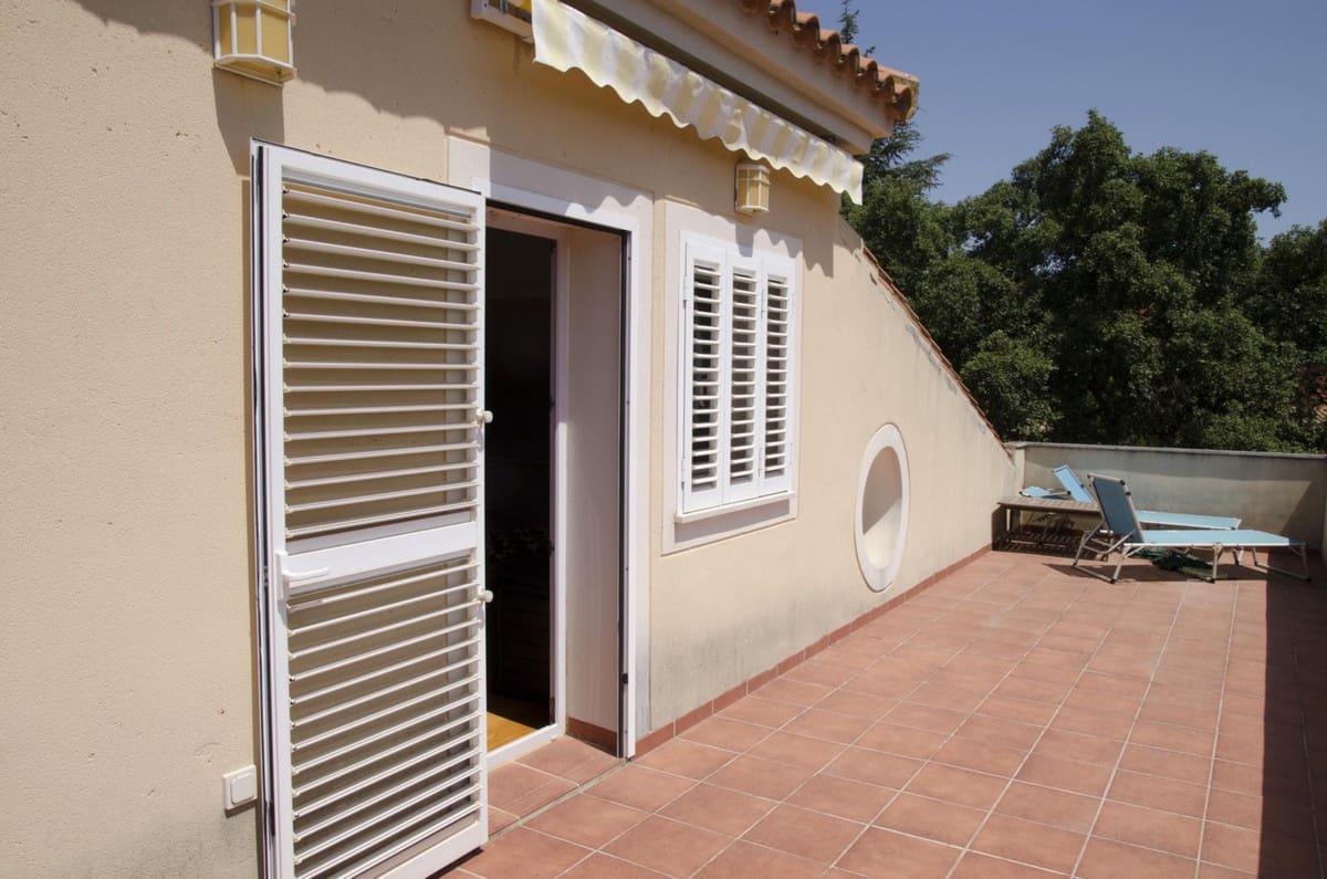 5 sypialnia Willa na sprzedaż w Sotogrande z basenem garażem - 1 450 000 € (Ref: 9185218)