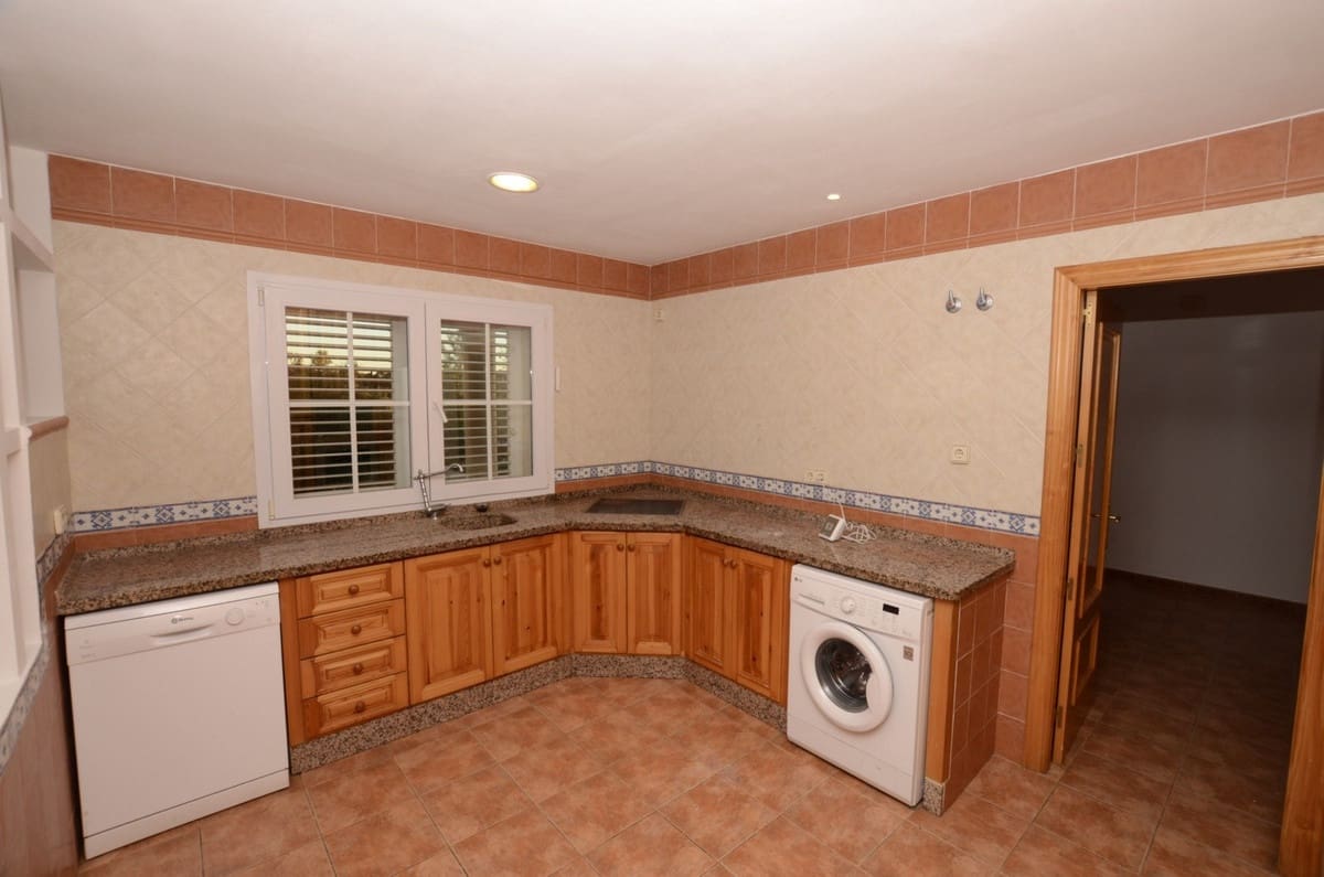 5 sypialnia Willa na sprzedaż w Sotogrande z basenem garażem - 1 450 000 € (Ref: 9185218)