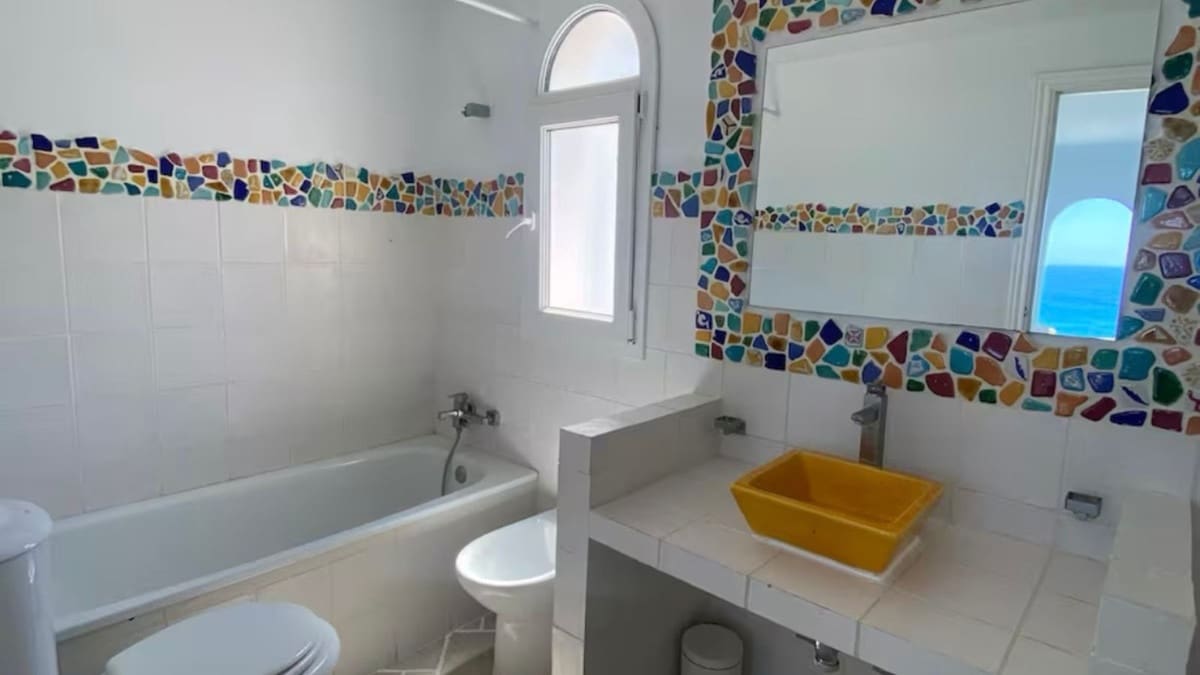 5 soveværelse Villa til salg i La Alcaidesa med swimmingpool garage - € 1.885.000 (Ref: 9185234)