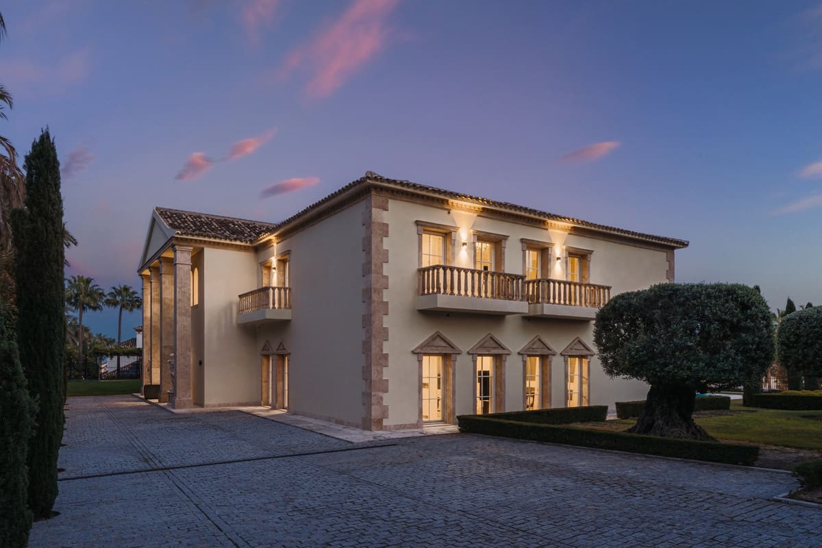 7 soverom Villa til salgs i Golden Mile med svømmebasseng - € 16 000 000 (Ref: 9186726)