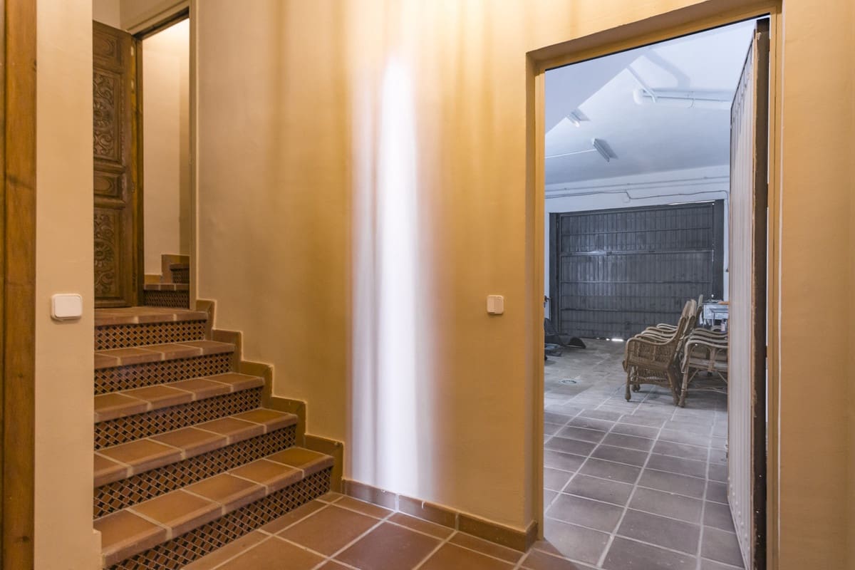 5 soveværelse Villa til salg i San Roque med swimmingpool - € 1.550.000 (Ref: 9188152)