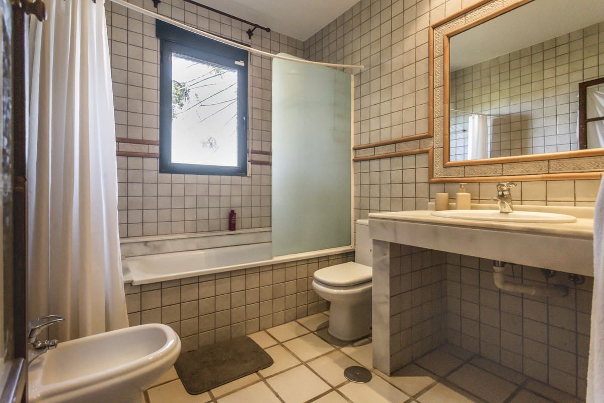 5 soveværelse Villa til salg i San Roque med swimmingpool - € 1.550.000 (Ref: 9188152)