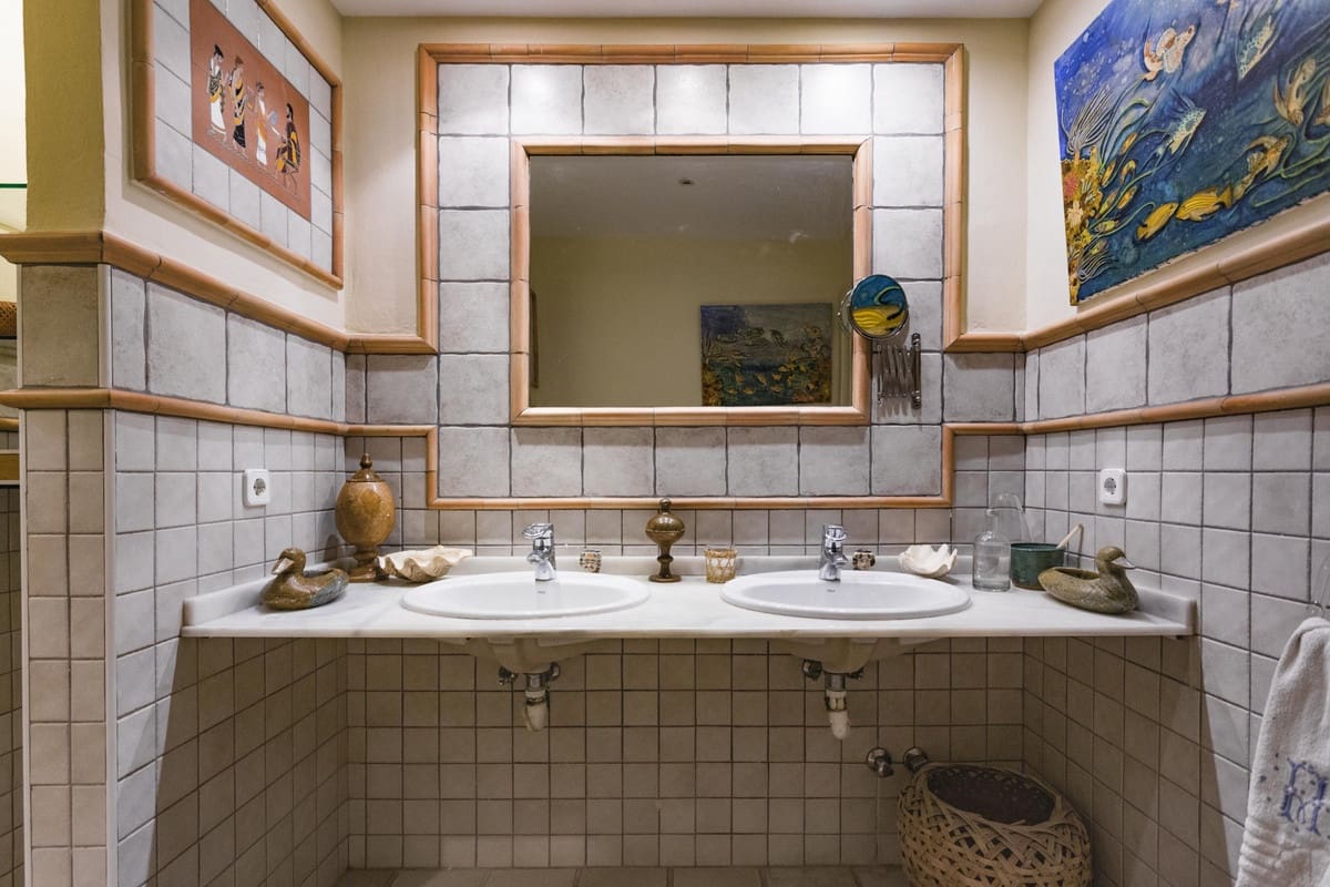 5 soveværelse Villa til salg i San Roque med swimmingpool - € 1.550.000 (Ref: 9188152)