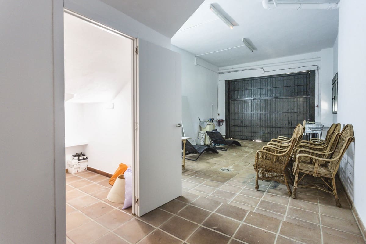 5 soveværelse Villa til salg i San Roque med swimmingpool - € 1.550.000 (Ref: 9188152)