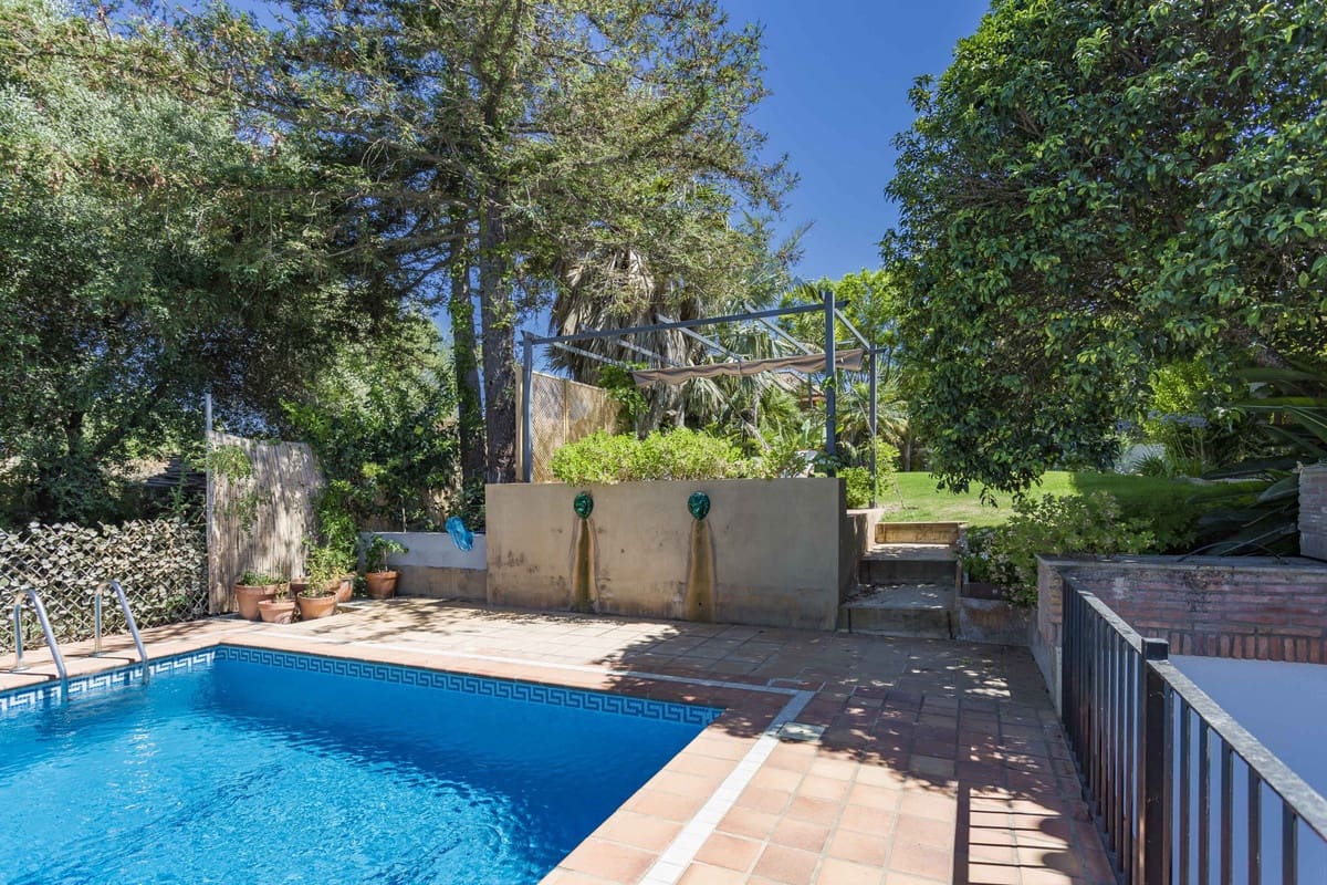 5 soveværelse Villa til salg i San Roque med swimmingpool - € 1.550.000 (Ref: 9188152)