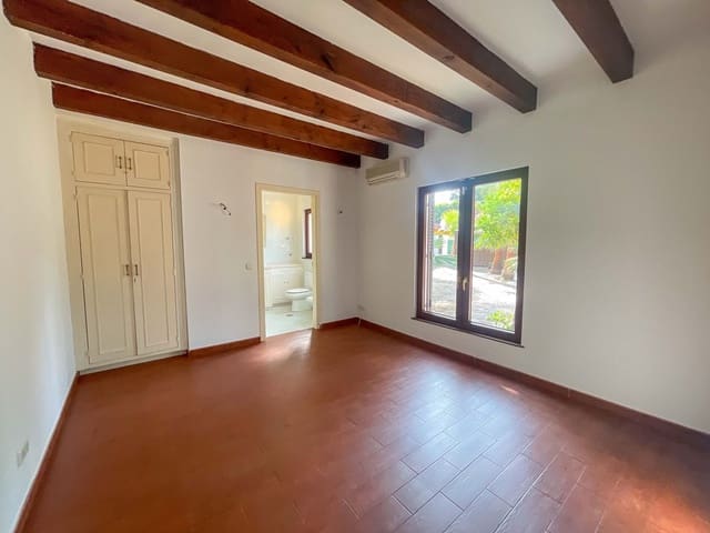 6 quarto Moradia para venda em San Enrique - Guadiaro -  Pueblo Nuevo, San Roque com piscina - 1 595 000 € (Ref: 9188182)