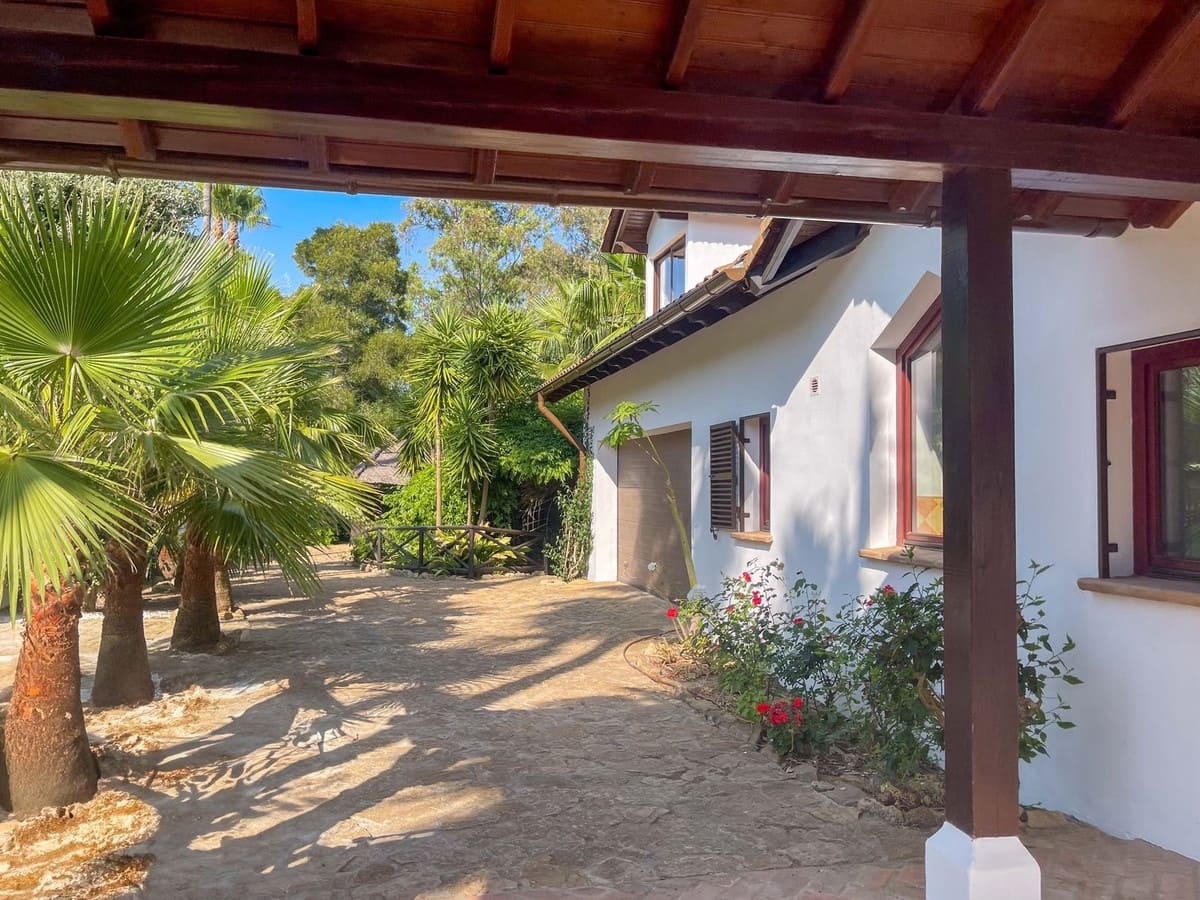 6 soveværelse Villa til salg i Sotogrande med swimmingpool - € 1.595.000 (Ref: 9188182)