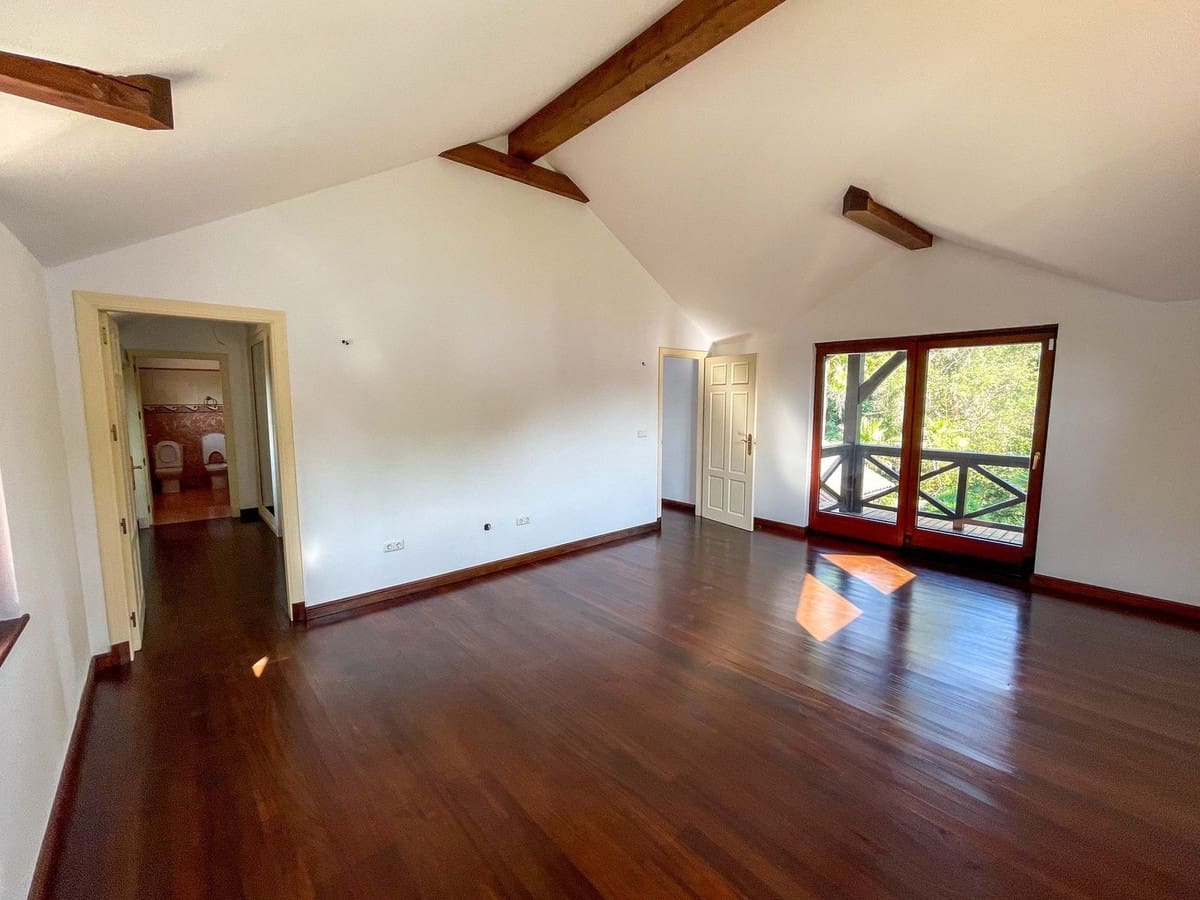 6 soveværelse Villa til salg i Sotogrande med swimmingpool - € 1.595.000 (Ref: 9188182)