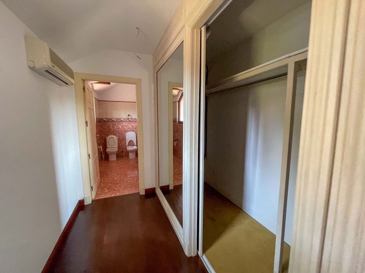 6 soveværelse Villa til salg i Sotogrande med swimmingpool - € 1.595.000 (Ref: 9188182)