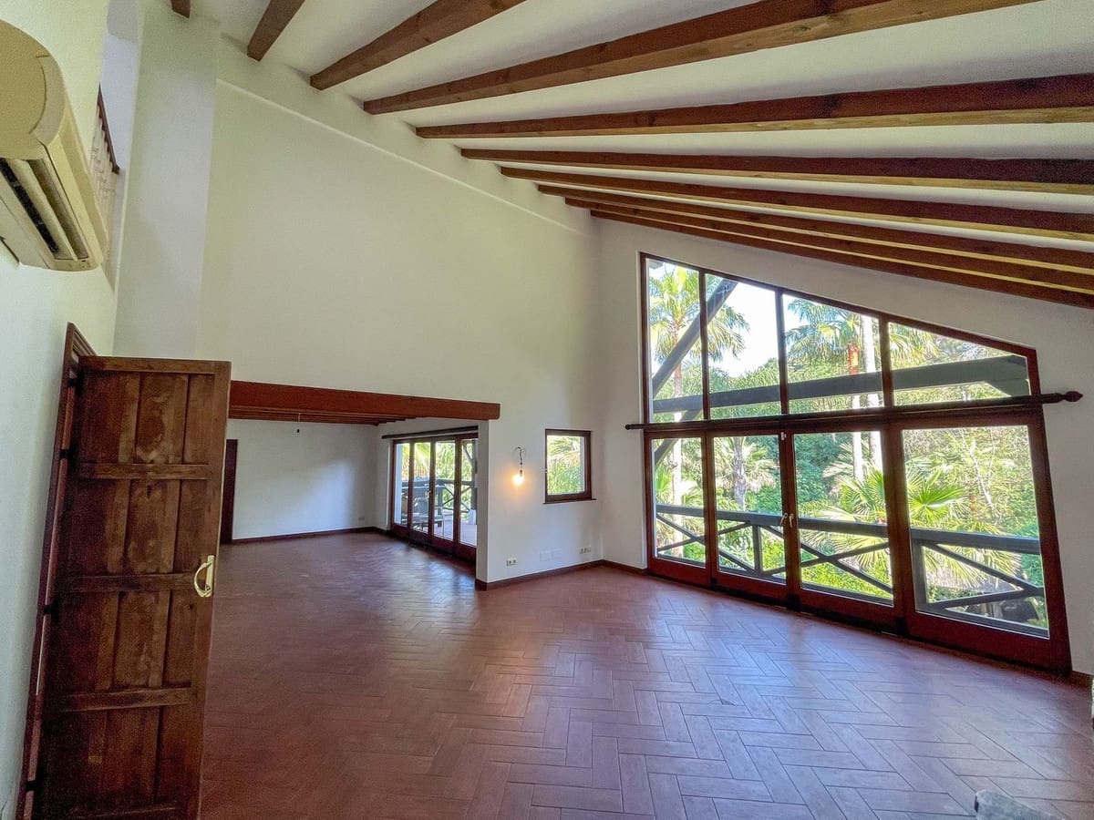 6 soveværelse Villa til salg i Sotogrande med swimmingpool - € 1.595.000 (Ref: 9188182)