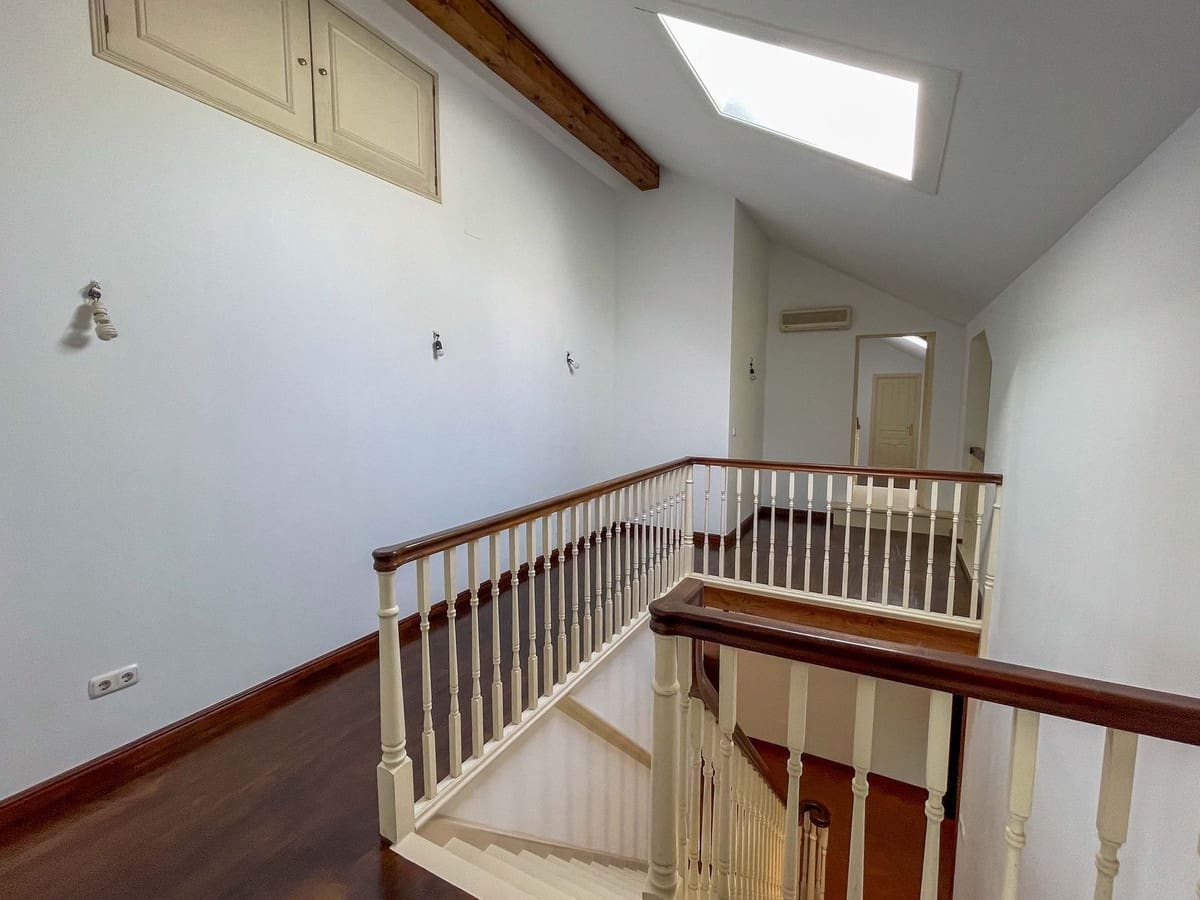 6 soveværelse Villa til salg i Sotogrande med swimmingpool - € 1.595.000 (Ref: 9188182)