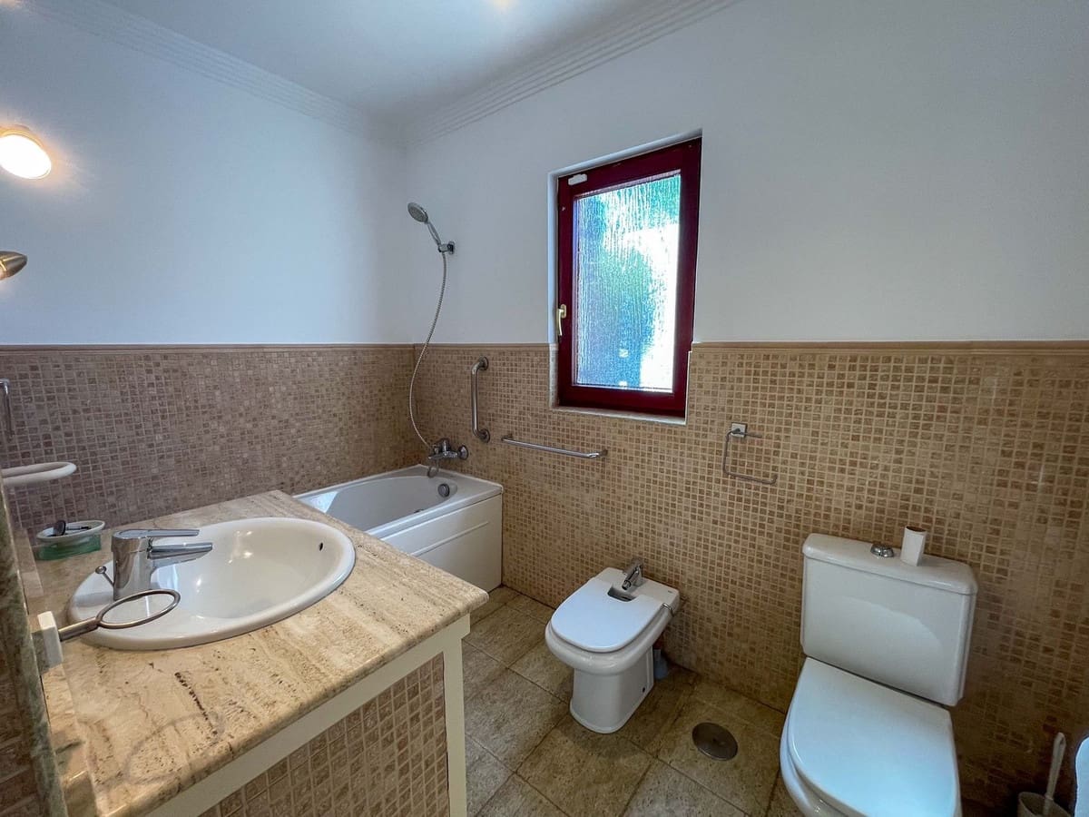 6 soveværelse Villa til salg i Sotogrande med swimmingpool - € 1.595.000 (Ref: 9188182)