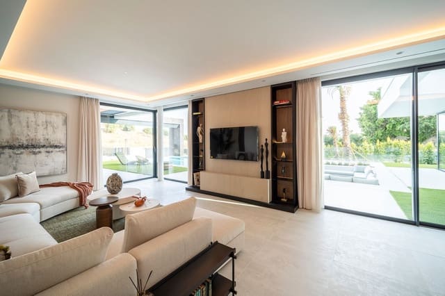 6 makuuhuone Huvila myytävänä paikassa El Paraiso, Estepona mukana uima-altaan 
autotalli - 7 200 000 € (Ref: 9189093)