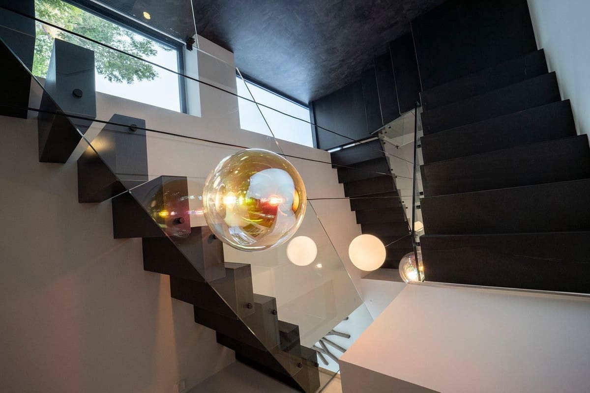 6 makuuhuone Huvila myytävänä paikassa El Paraiso mukana uima-altaan 
autotalli - 7 200 000 € (Ref: 9189093)