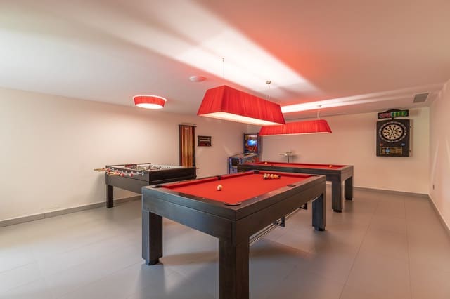 8 soverom Villa til salgs i Villa Cristina, Málaga by med svømmebasseng - € 15 000 000 (Ref: 9189587)