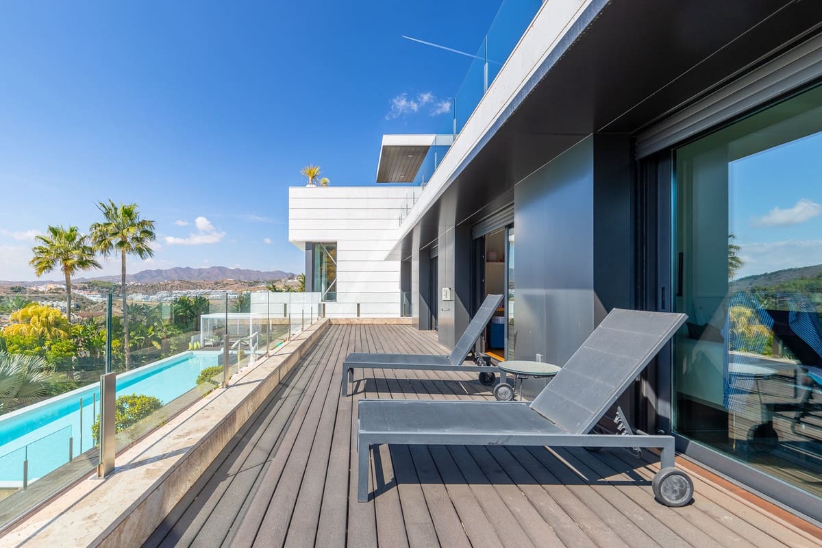8 soverom Villa til salgs i Malaga by med svømmebasseng - € 15 000 000 (Ref: 9189587)