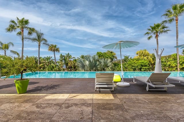 8 soverom Villa til salgs i Villa Cristina, Málaga by med svømmebasseng - € 15 000 000 (Ref: 9189587)