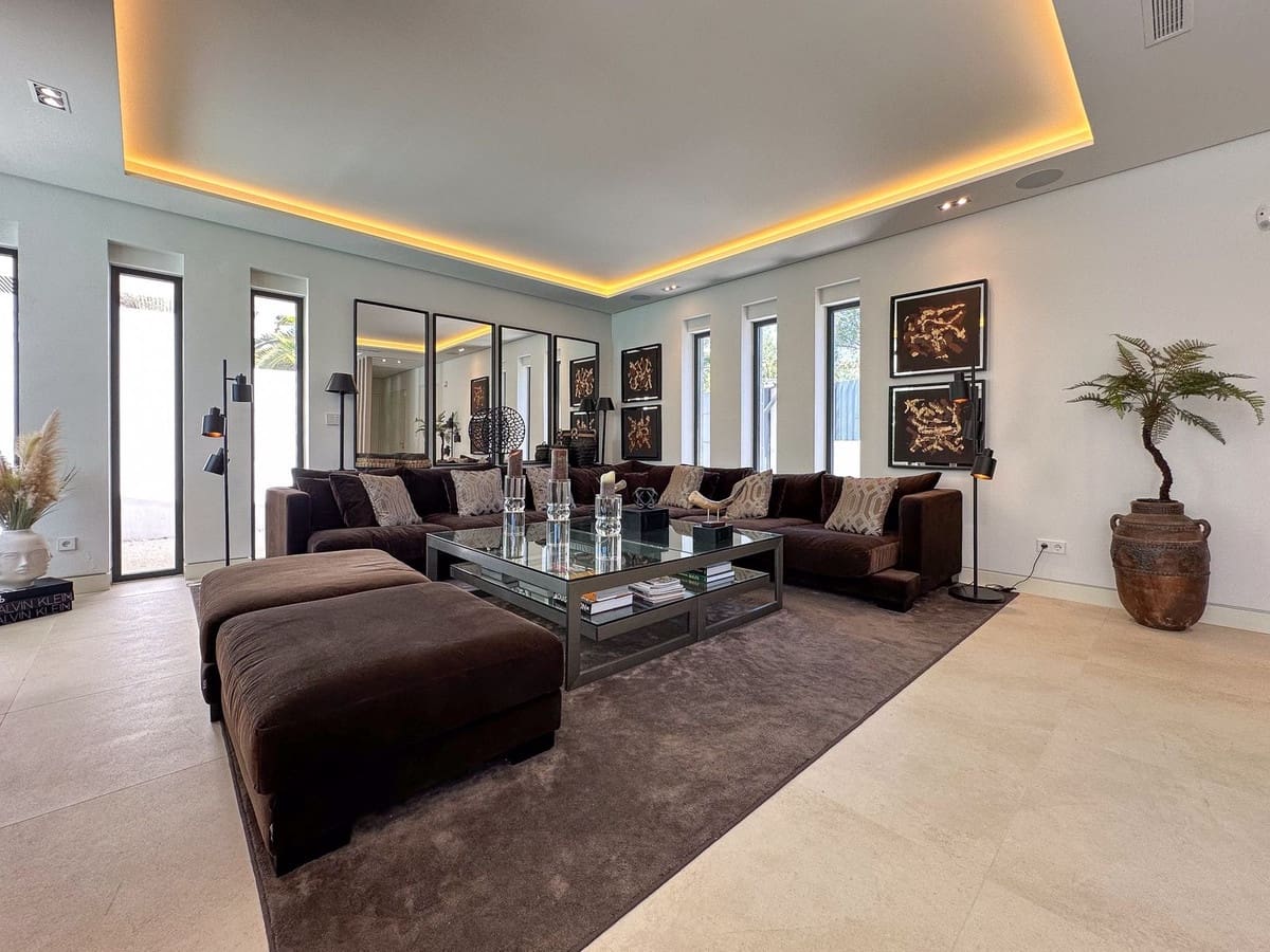 5 soverom Villa til salgs i Golden Mile med svømmebasseng - € 5 450 000 (Ref: 9195361)