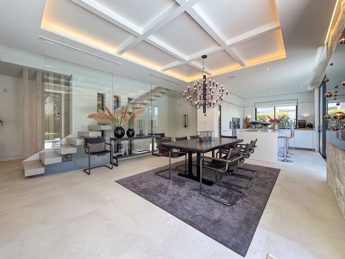 5 soverom Villa til salgs i Golden Mile med svømmebasseng - € 5 450 000 (Ref: 9195361)