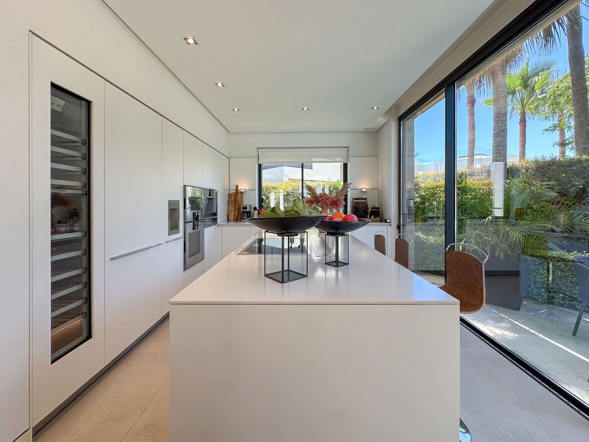 5 soverom Villa til salgs i Golden Mile med svømmebasseng - € 5 450 000 (Ref: 9195361)