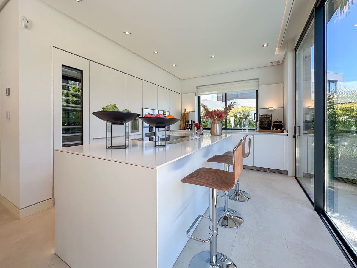 5 soverom Villa til salgs i Golden Mile med svømmebasseng - € 5 450 000 (Ref: 9195361)