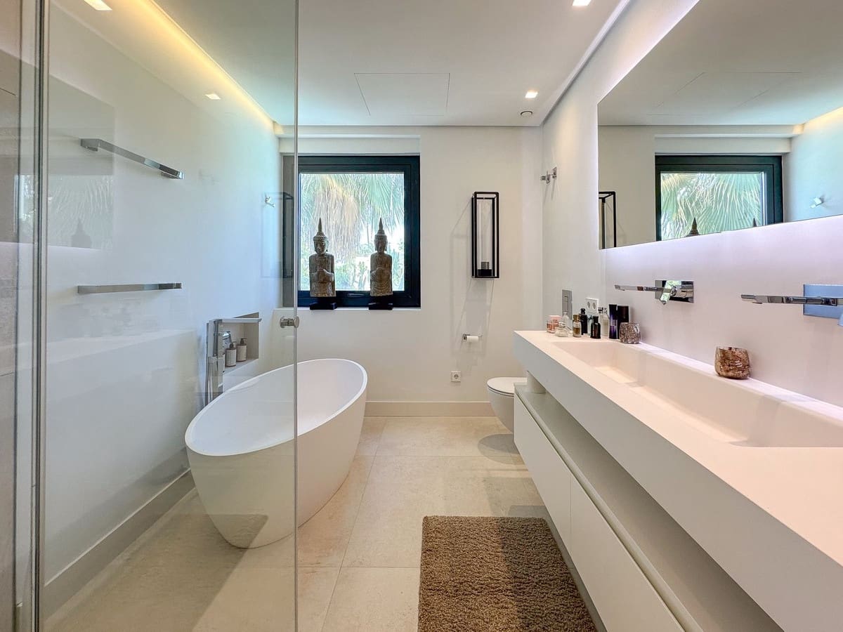 5 soverom Villa til salgs i Golden Mile med svømmebasseng - € 5 450 000 (Ref: 9195361)