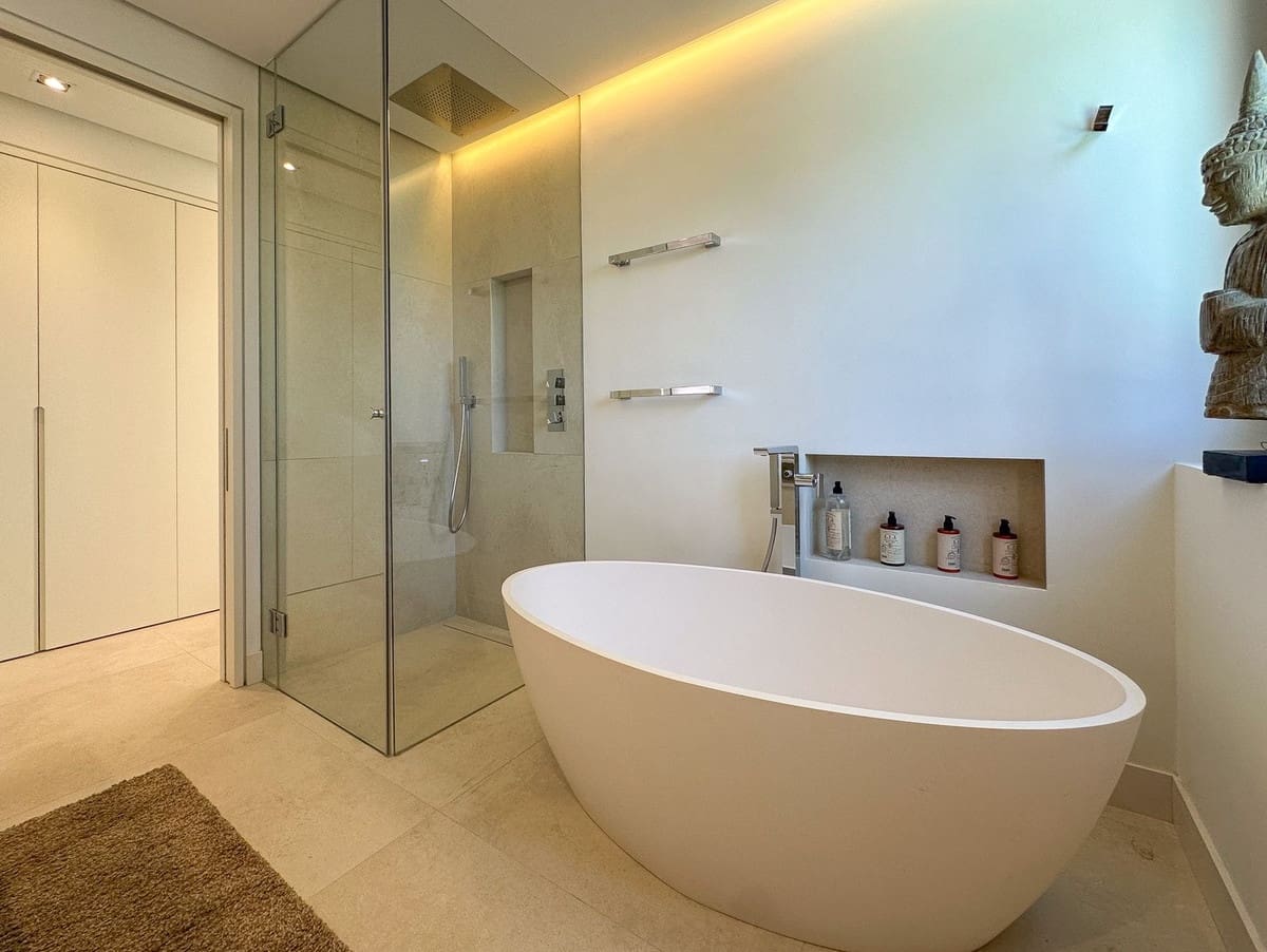 5 soverom Villa til salgs i Golden Mile med svømmebasseng - € 5 450 000 (Ref: 9195361)