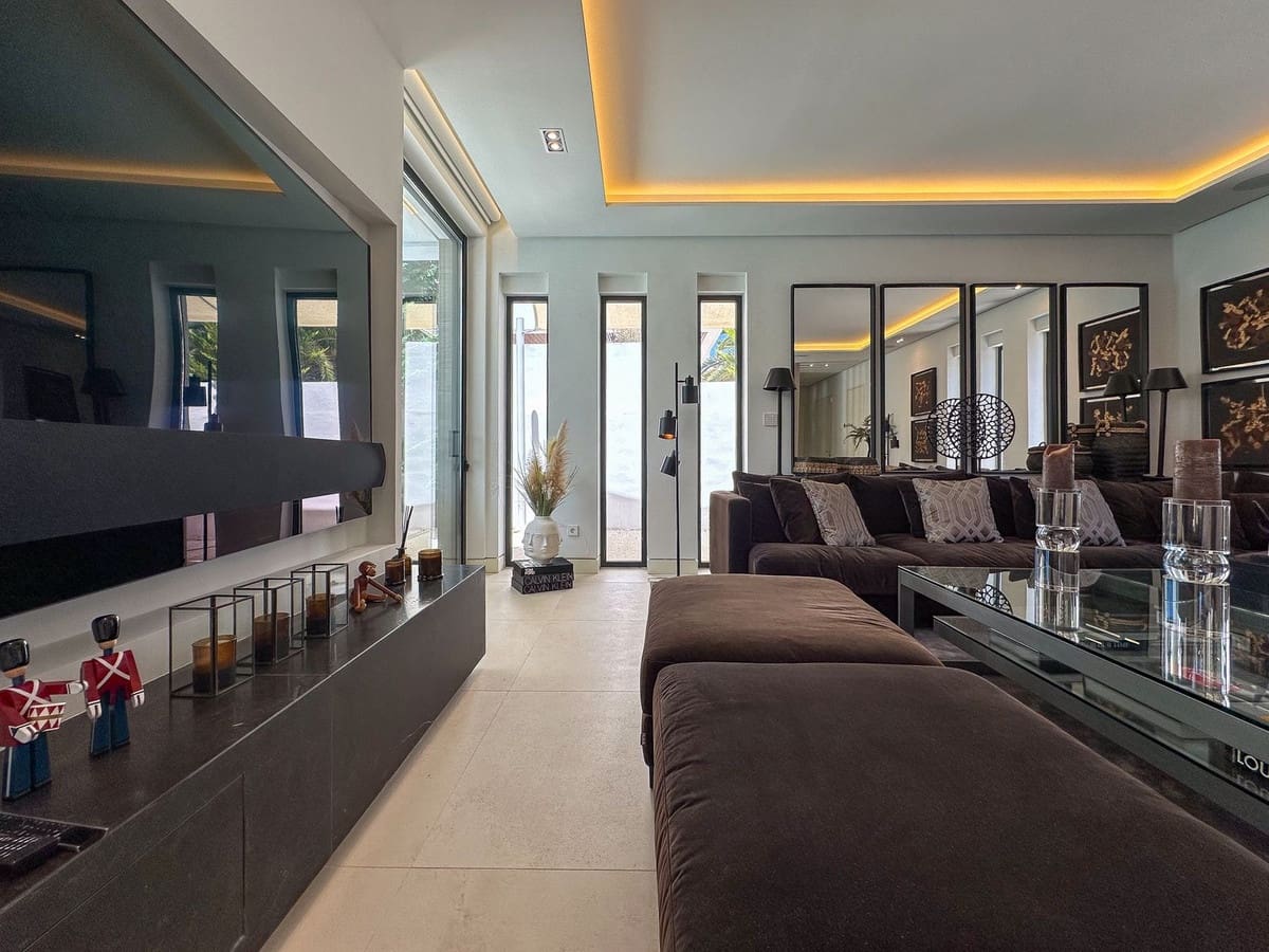 5 soverom Villa til salgs i Golden Mile med svømmebasseng - € 5 450 000 (Ref: 9195361)